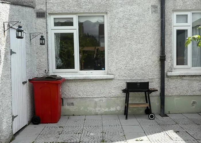 Superb Double Near Airport - 3 *