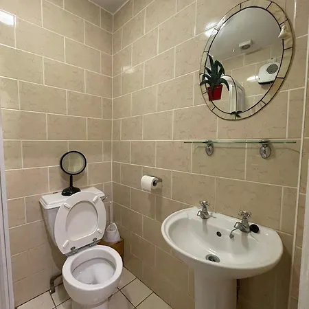 Superb Double Near Airport - 3 Dublin