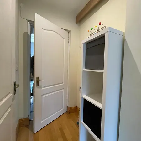 Гостевой дом Superb Double Near Airport - 3