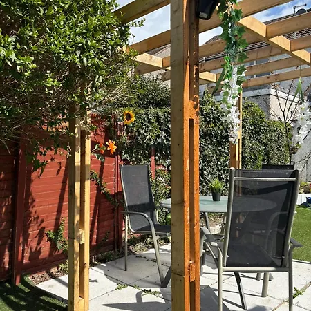 Superb Double Near Airport - 3 Гостевой дом