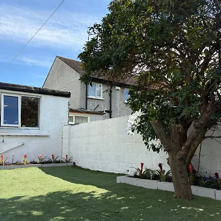 Guest house Superb Double Near Airport - 3 *
