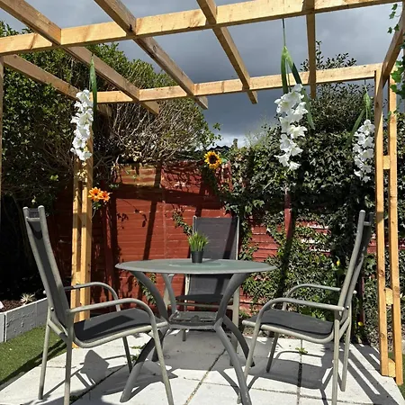 Superb Double Near Airport - 3 Guest house *