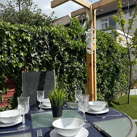 Superb Double Near Airport - 3 Гостевой дом Дублин