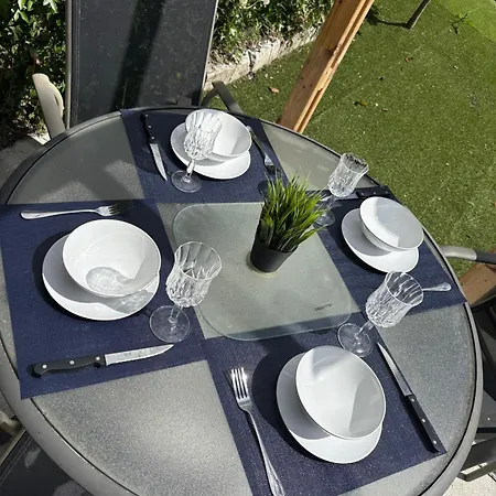 Superb Double Near Airport - 3 Гостевой дом *