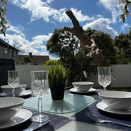 Superb Double Near Airport - 3 *