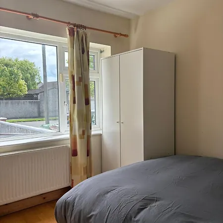 Superb Double Near Airport - 3 Гостевой дом Дублин