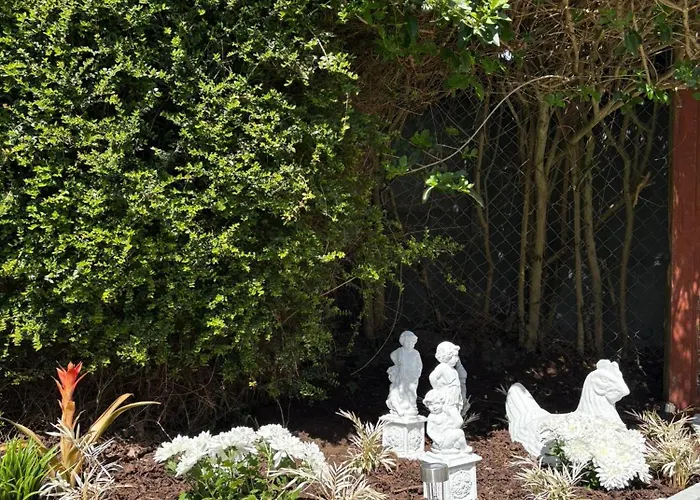 Superb Double Near Airport - 3 *