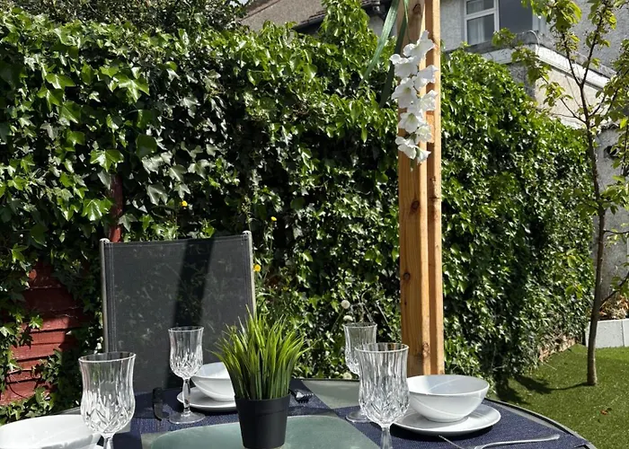 Superb Double Near Airport - 3 Affittacamere Dublino