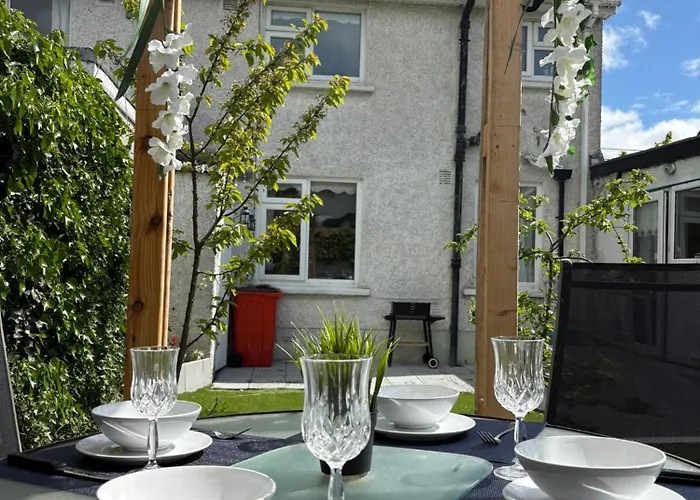 Superb Double Near Airport - 3 Affittacamere