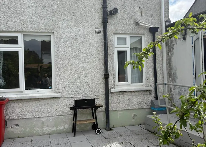 Superb Double Near Airport - 3