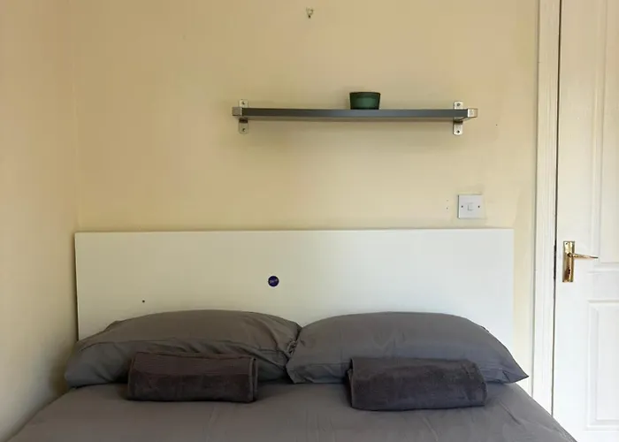 Superb Double Near Airport - 3 Affittacamere *