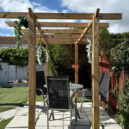 بيت ضيافة Superb Double Near Airport - 3 *