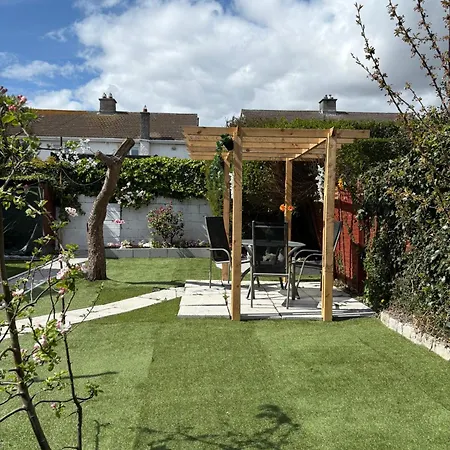 بيت ضيافة Superb Double Near Airport - 3