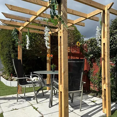 Superb Double Near Airport - 3 بيت ضيافة *