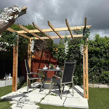 Superb Double Near Airport - 3 Affittacamere Dublino