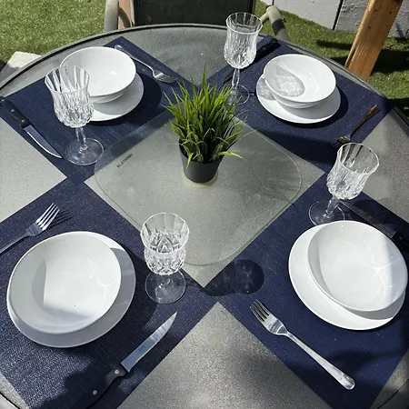 Superb Double Near Airport - 3 *