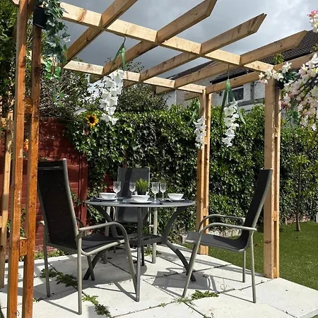 Konukevi Superb Double Near Airport - 3 Dublin