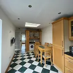Superb Double Near Airport - 3 Maison d'hôtes