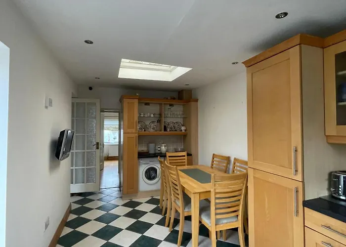 Superb Double Near Airport - 3 Гостевой дом