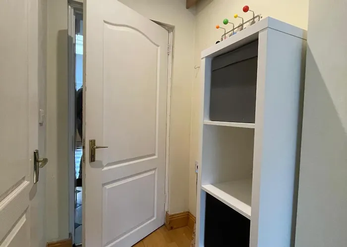Гостевой дом Superb Double Near Airport - 3