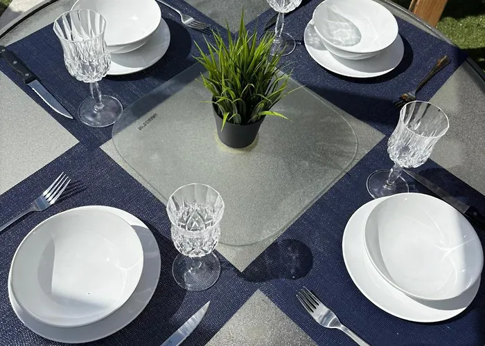 Superb Double Near Airport - 3 *